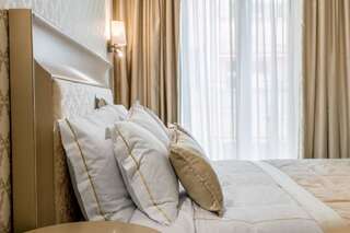 Отель Old Town Boutique Hotel Бухарест Улучшенный номер «Премьер»-10